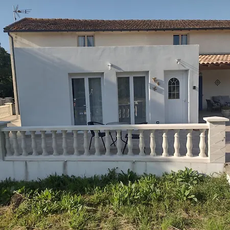 Apartman St Louis Hérépian